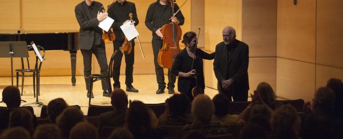 Le Quatuor Molinari présente le compositeur R. Murray Schafer après l’interprétation de son quatuor « Alzheimer’s Masterpiece ». (crédit photo: Magalie Dagenais/2016)